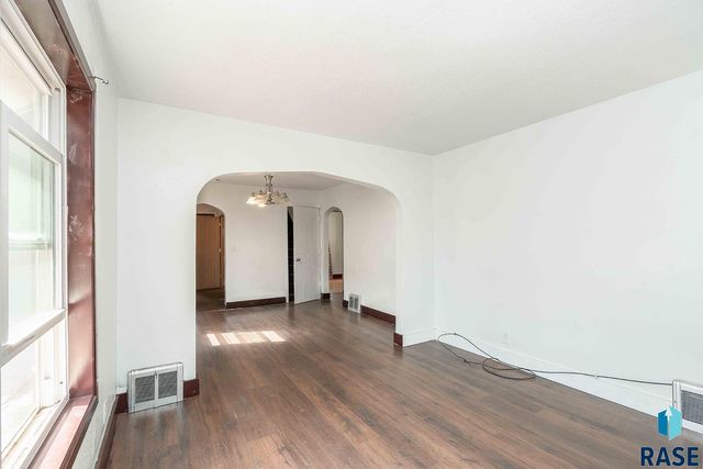 919 N Dakota Ave Avenue, Sioux Falls, SD 57104