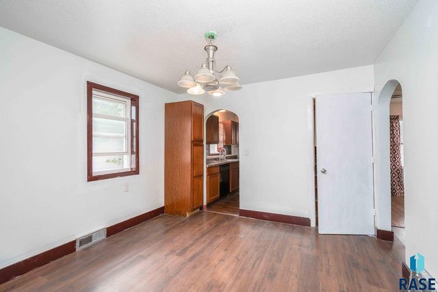 919 N Dakota Ave Avenue, Sioux Falls, SD 57104