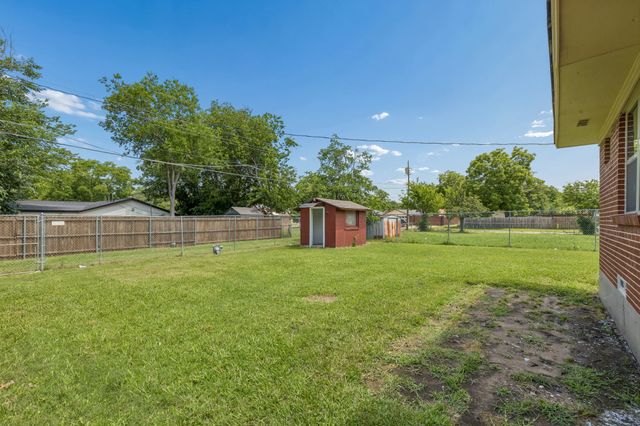 1429 Buena Vista Street, Mesquite, TX 75149