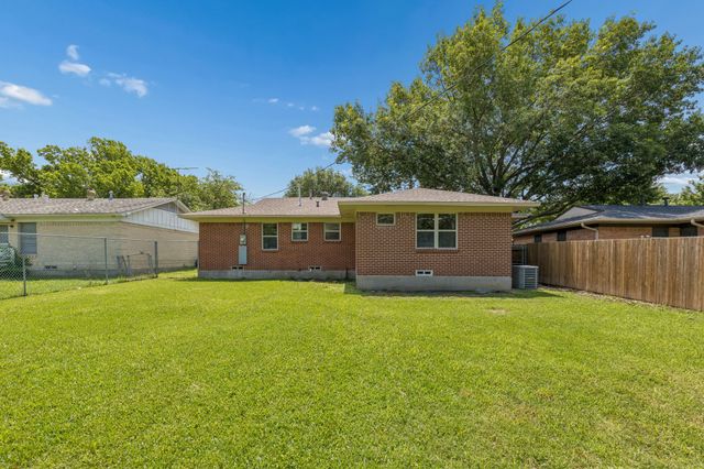 1429 Buena Vista Street, Mesquite, TX 75149