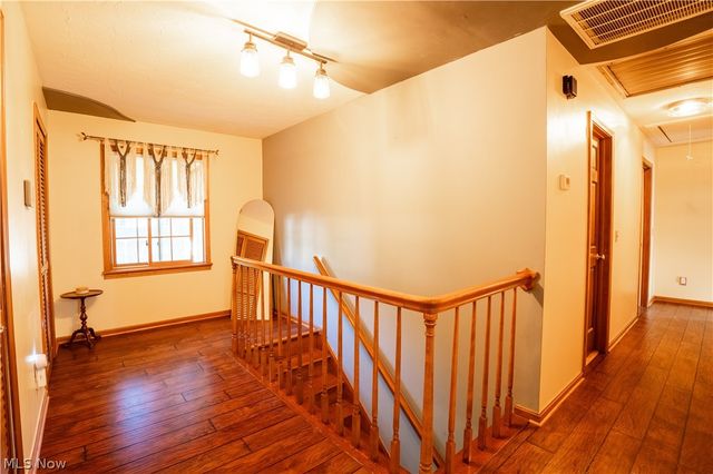 110 Berkshire Road, Elyria, OH 44035