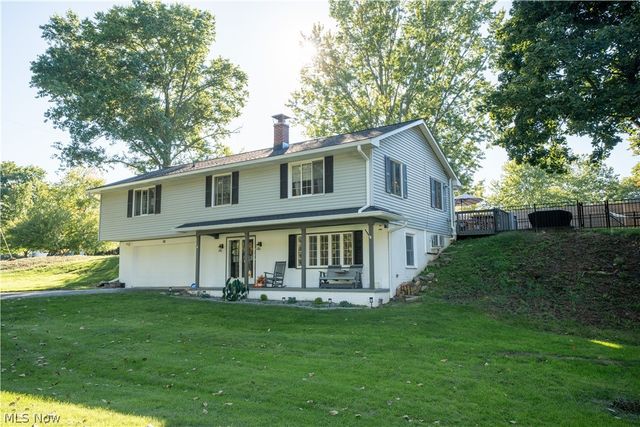 110 Berkshire Road, Elyria, OH 44035