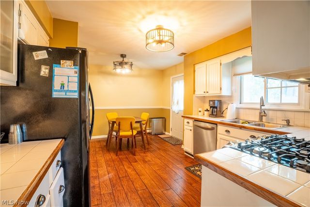 110 Berkshire Road, Elyria, OH 44035