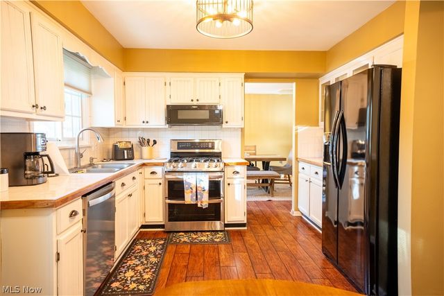 110 Berkshire Road, Elyria, OH 44035