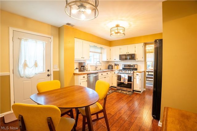 110 Berkshire Road, Elyria, OH 44035