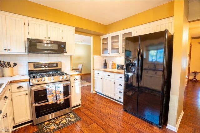 110 Berkshire Road, Elyria, OH 44035