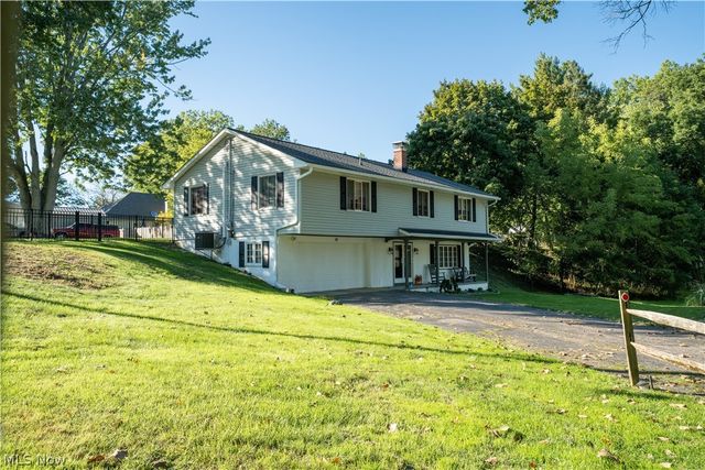 110 Berkshire Road, Elyria, OH 44035