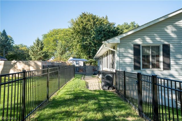 110 Berkshire Road, Elyria, OH 44035