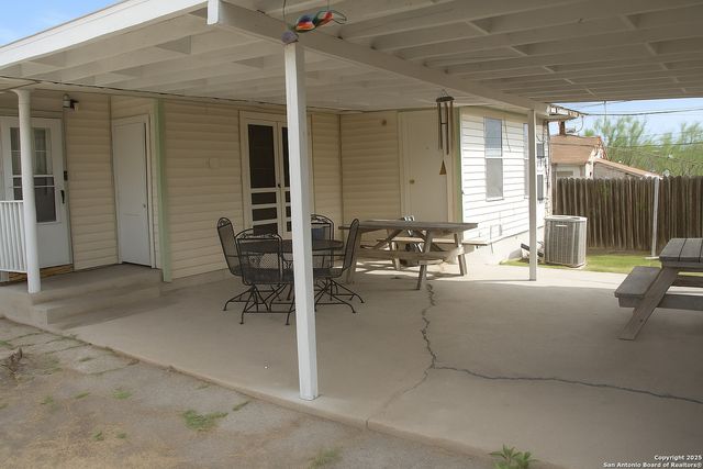 1266 W ELSMERE PL, San Antonio, TX 78201