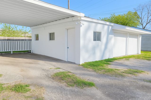1266 W ELSMERE PL, San Antonio, TX 78201