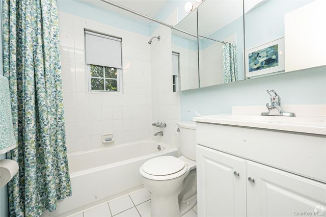 346 Captians Drive, West Babylon, NY 11704