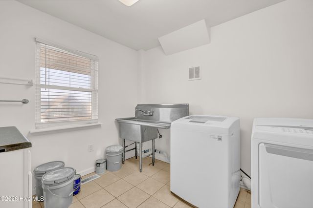 709 Ocean Boulevard, Holly Ridge, NC 28445