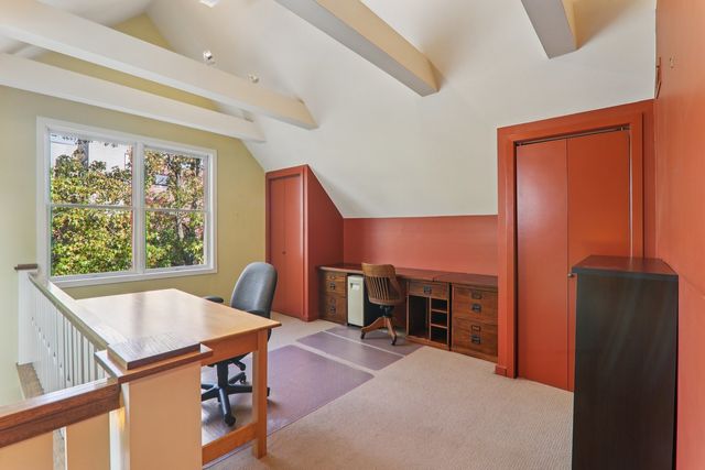 1027 W Newport Avenue, Chicago, IL 60657