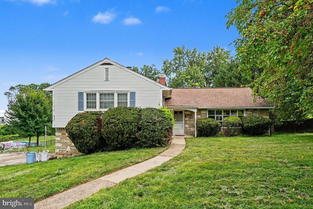 8403 NEWBOLD LN, LAVEROCK, PA 19038 — exterior