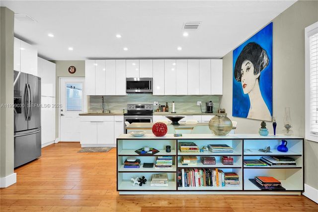 2615 SW 34th Ct, Miami, FL 33133