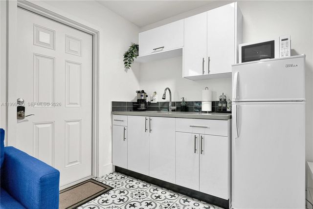 2615 SW 34th Ct, Miami, FL 33133