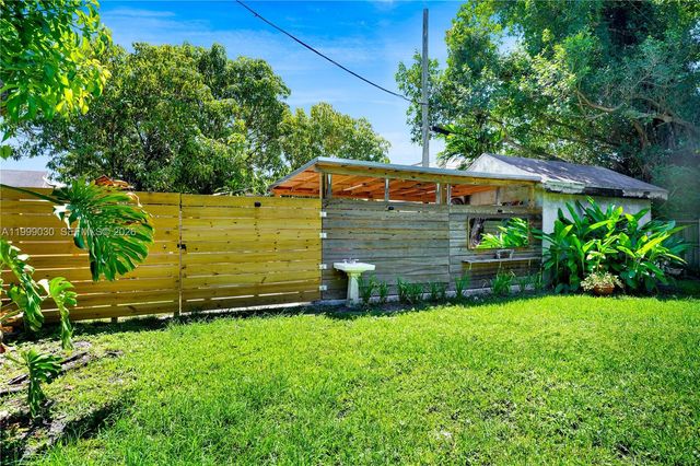 2615 SW 34th Ct, Miami, FL 33133