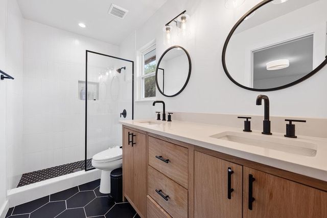 3713 Harpers Ferry LN, Austin, TX 78749