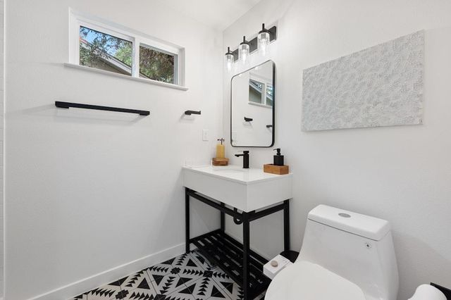 3713 Harpers Ferry LN, Austin, TX 78749