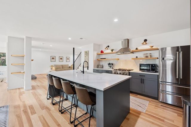 3713 Harpers Ferry LN, Austin, TX 78749