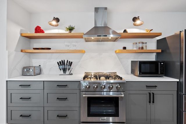 3713 Harpers Ferry LN, Austin, TX 78749