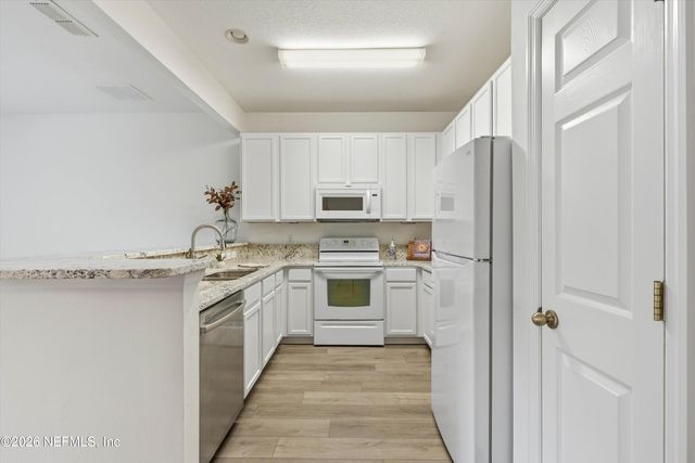 5856 SANDSTONE Way, Jacksonville, FL 32258