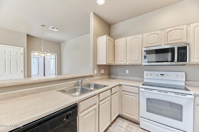 11874 N SAGUARO Boulevard D, Fountain Hills, AZ 85268