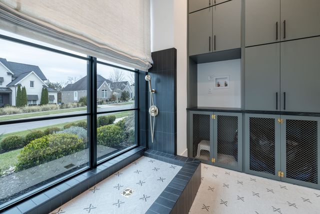 7054 Lanceleaf Dr, College Grove, TN 37046