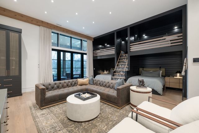 7054 Lanceleaf Dr, College Grove, TN 37046