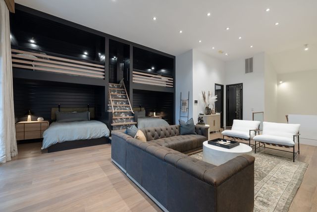 7054 Lanceleaf Dr, College Grove, TN 37046