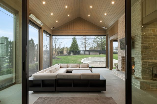 7054 Lanceleaf Dr, College Grove, TN 37046