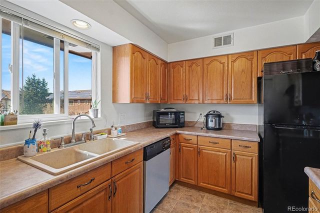 3825 S Monaco Parkway 212, Denver, CO 80237