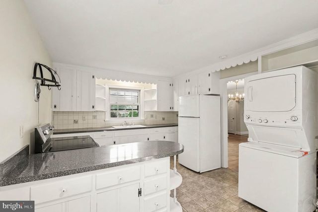 4145 WOODSIDE DR, Fredericksburg, VA 22407