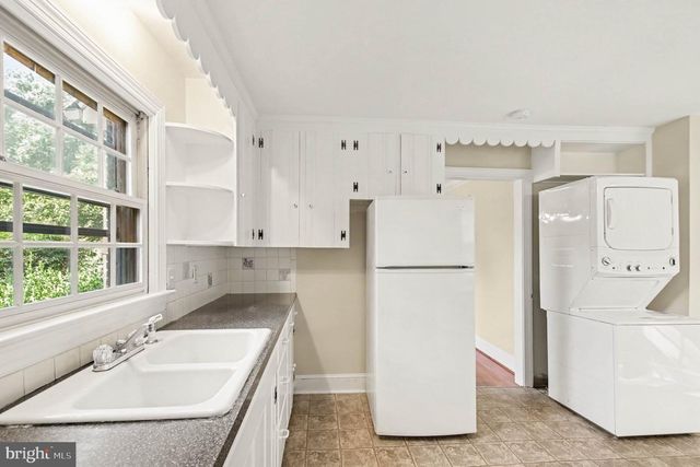 4145 WOODSIDE DR, Fredericksburg, VA 22407