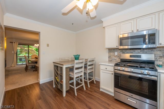 1092 Robin Rd, Hillsborough Twp., NJ 08844