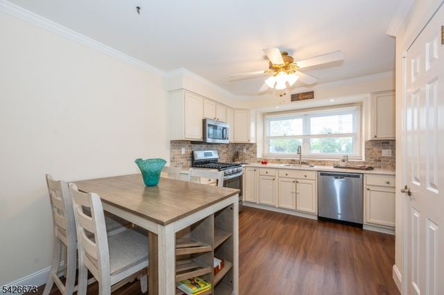 1092 Robin Rd, Hillsborough Twp., NJ 08844