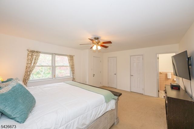 1092 Robin Rd, Hillsborough Twp., NJ 08844