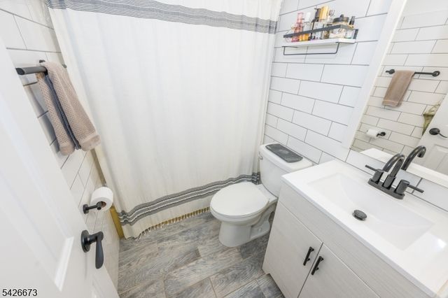 1092 Robin Rd, Hillsborough Twp., NJ 08844