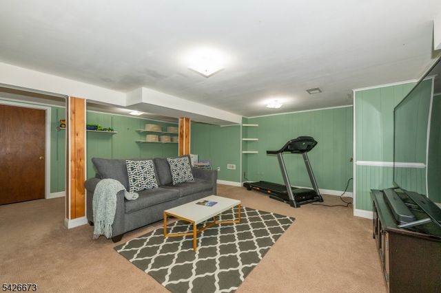 1092 Robin Rd, Hillsborough Twp., NJ 08844
