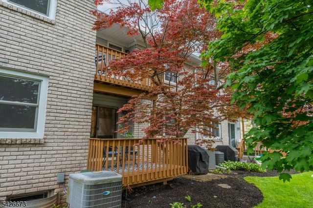 1092 Robin Rd, Hillsborough Twp., NJ 08844