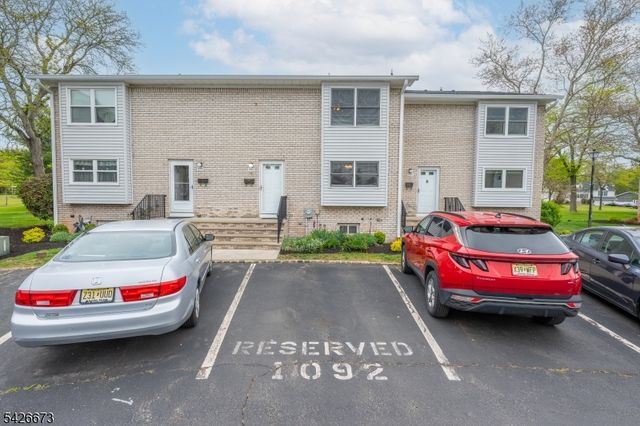 1092 Robin Rd, Hillsborough Twp., NJ 08844