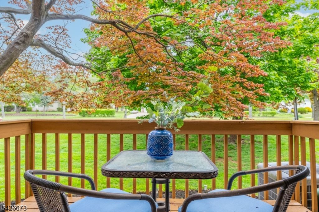 1092 Robin Rd, Hillsborough Twp., NJ 08844