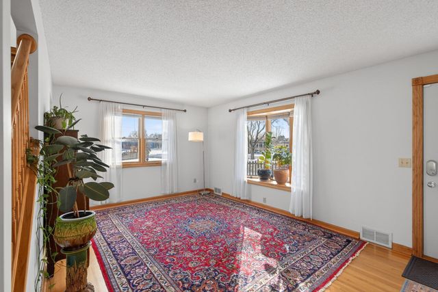 4300 Brunswick Avenue N, Crystal, MN 55422