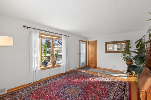 4300 Brunswick Avenue N, Crystal, MN 55422