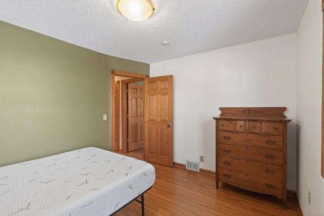 4300 Brunswick Avenue N, Crystal, MN 55422