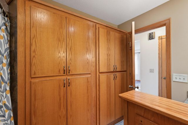 4300 Brunswick Avenue N, Crystal, MN 55422