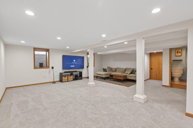 4300 Brunswick Avenue N, Crystal, MN 55422