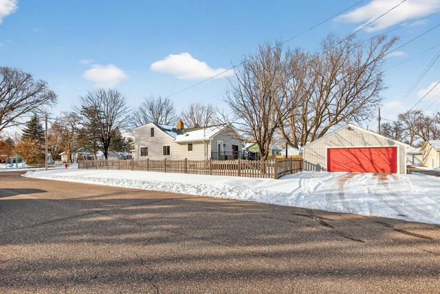 4300 Brunswick Avenue N, Crystal, MN 55422