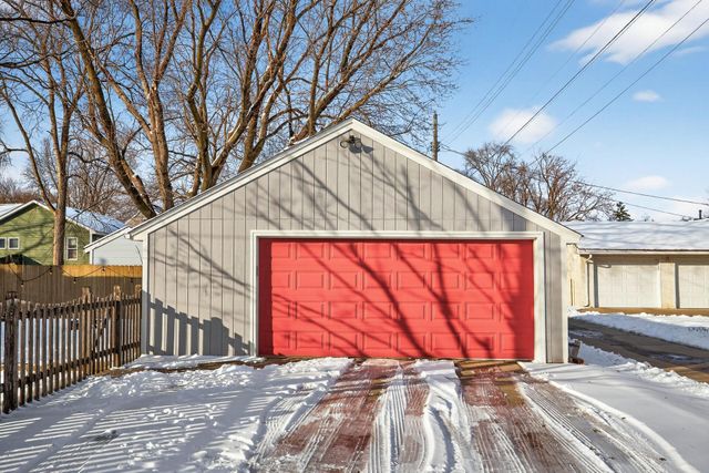 4300 Brunswick Avenue N, Crystal, MN 55422