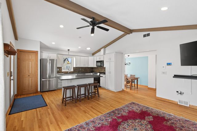 4300 Brunswick Avenue N, Crystal, MN 55422